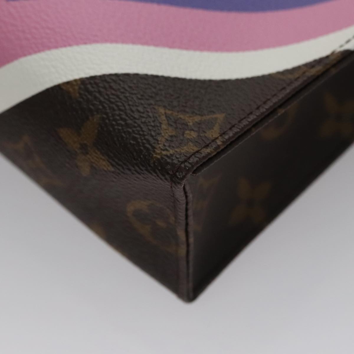 LOUIS VUITTON Monogram Game On Poche Toilette 26 Pouch M80282 LV Auth 105528S