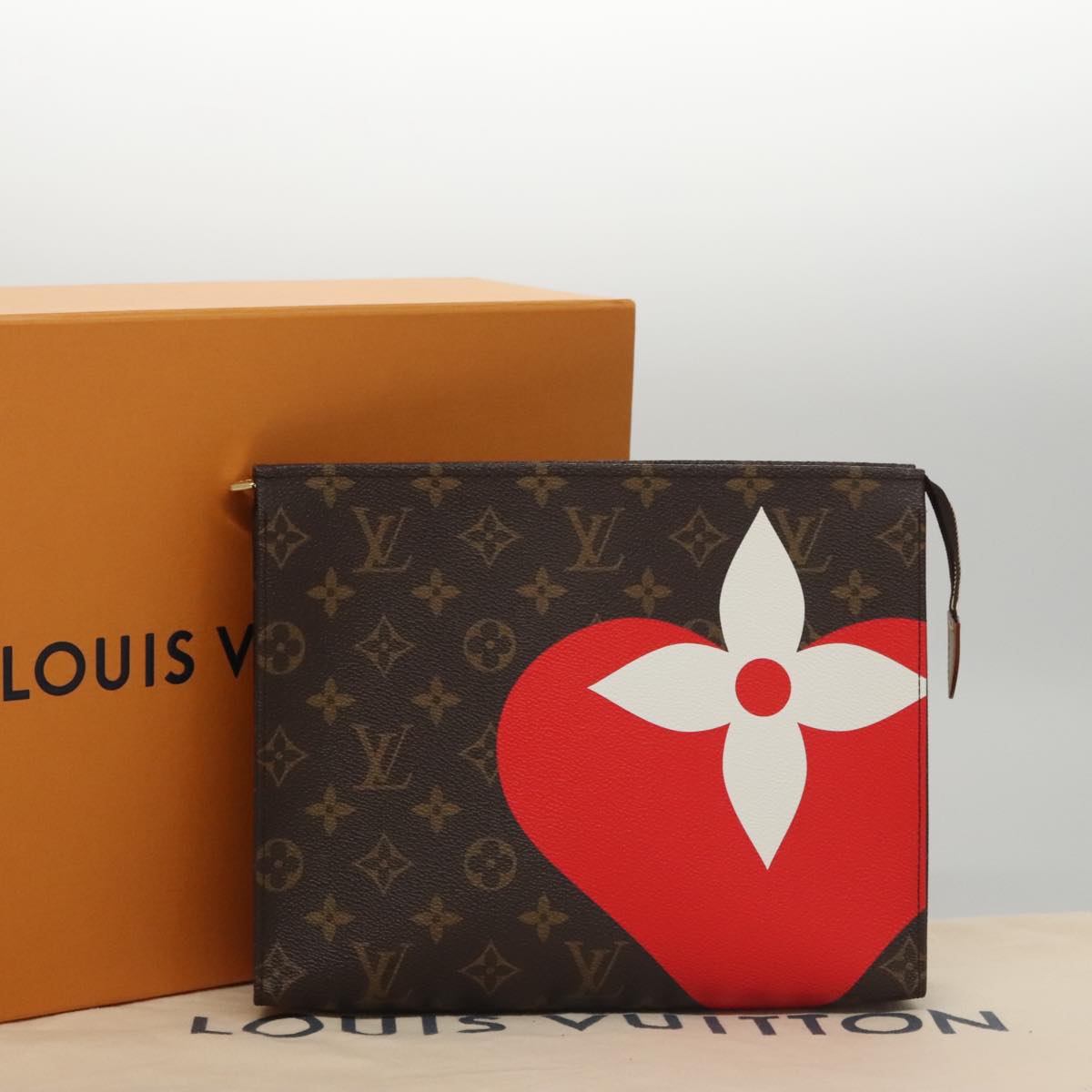 LOUIS VUITTON Monogram Game On Poche Toilette 26 Pouch M80282 LV Auth 105528S
