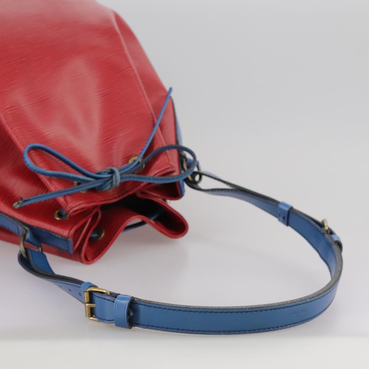 LOUIS VUITTON Epi Noe Shoulder Bag Bicolor Red Blue M44084 LV Auth 105531