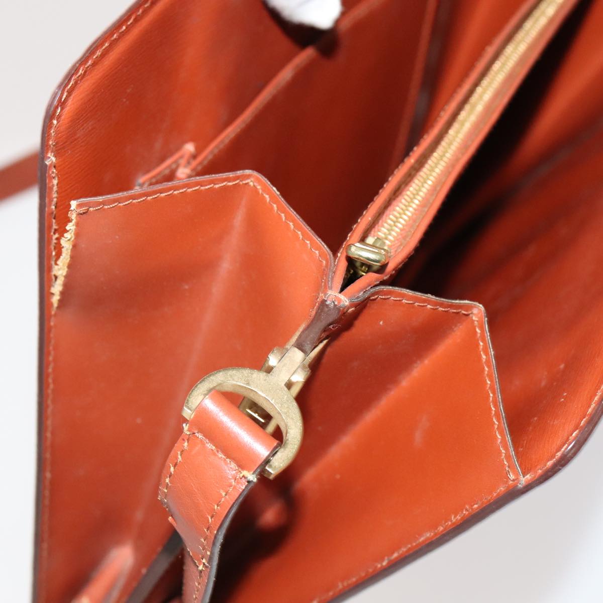 LOUIS VUITTON Epi Capuchin Shoulder Bag Brown M52343 LV Auth 105707