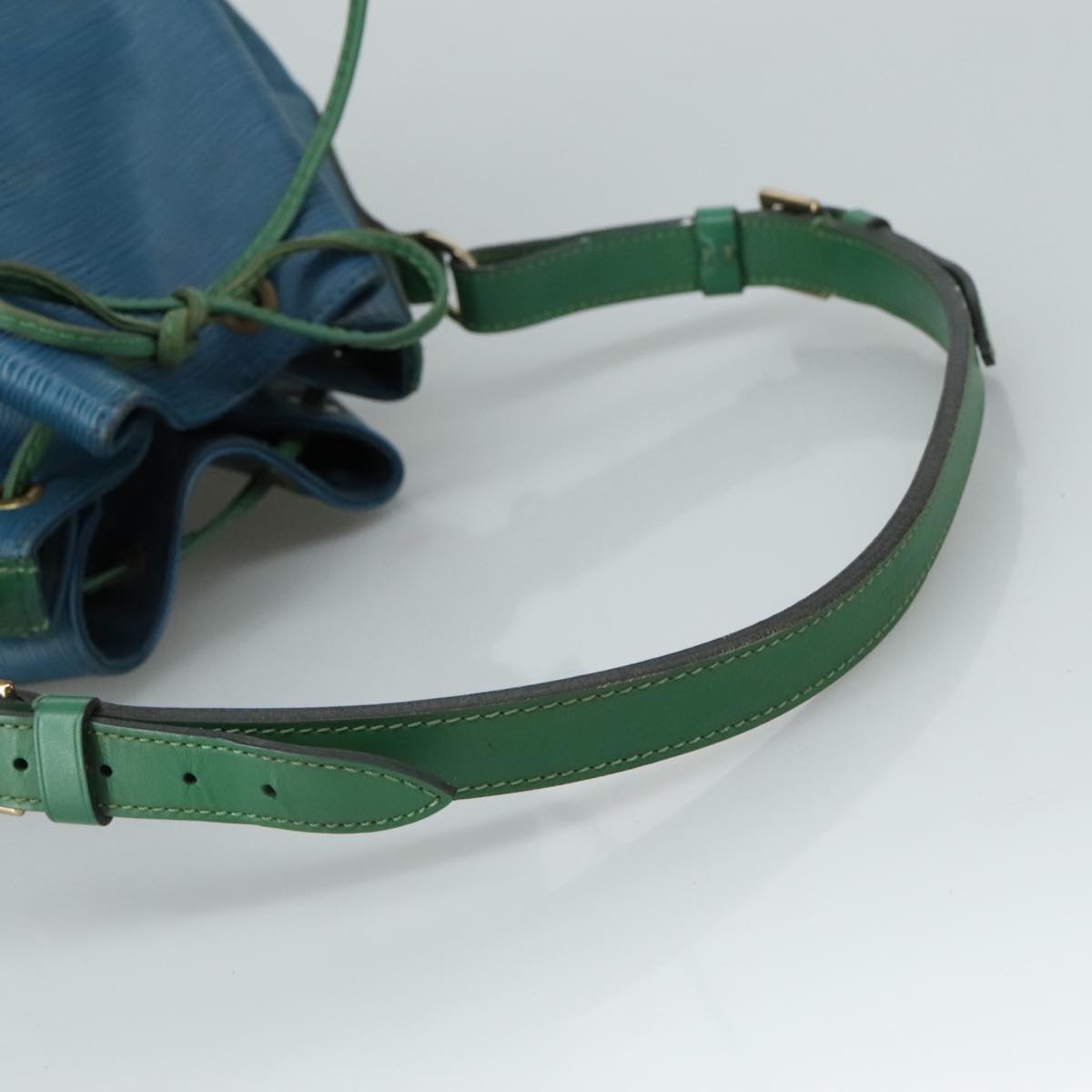 LOUIS VUITTON Epi Noe Shoulder Bag Bicolor Green Blue M44044 LV Auth 105832