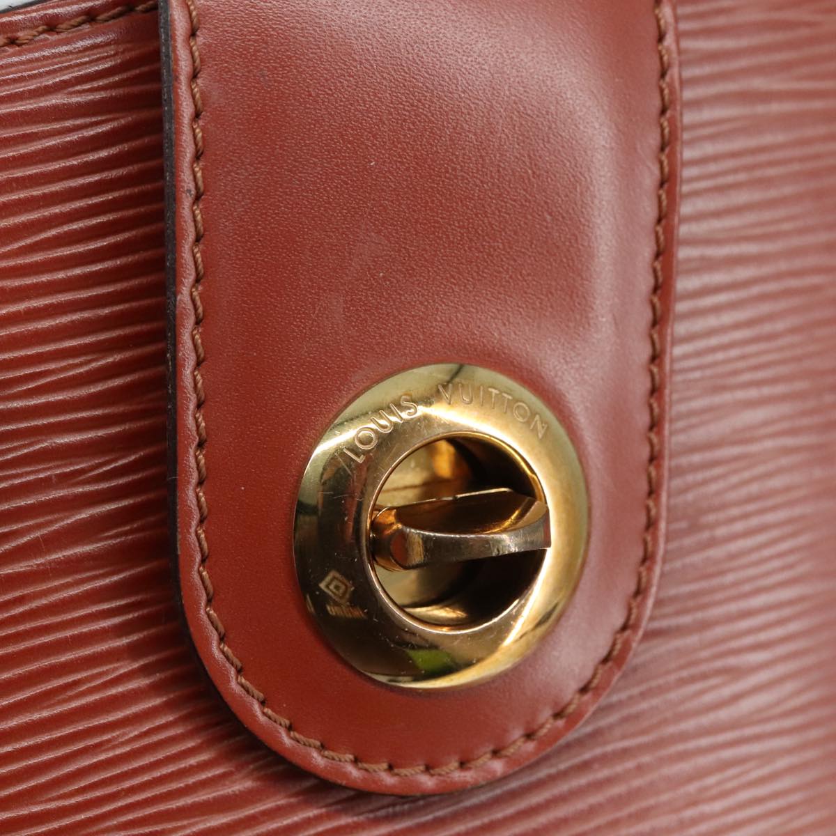 LOUIS VUITTON Epi Cluny Shoulder Bag Brown M52253 LV Auth 105898