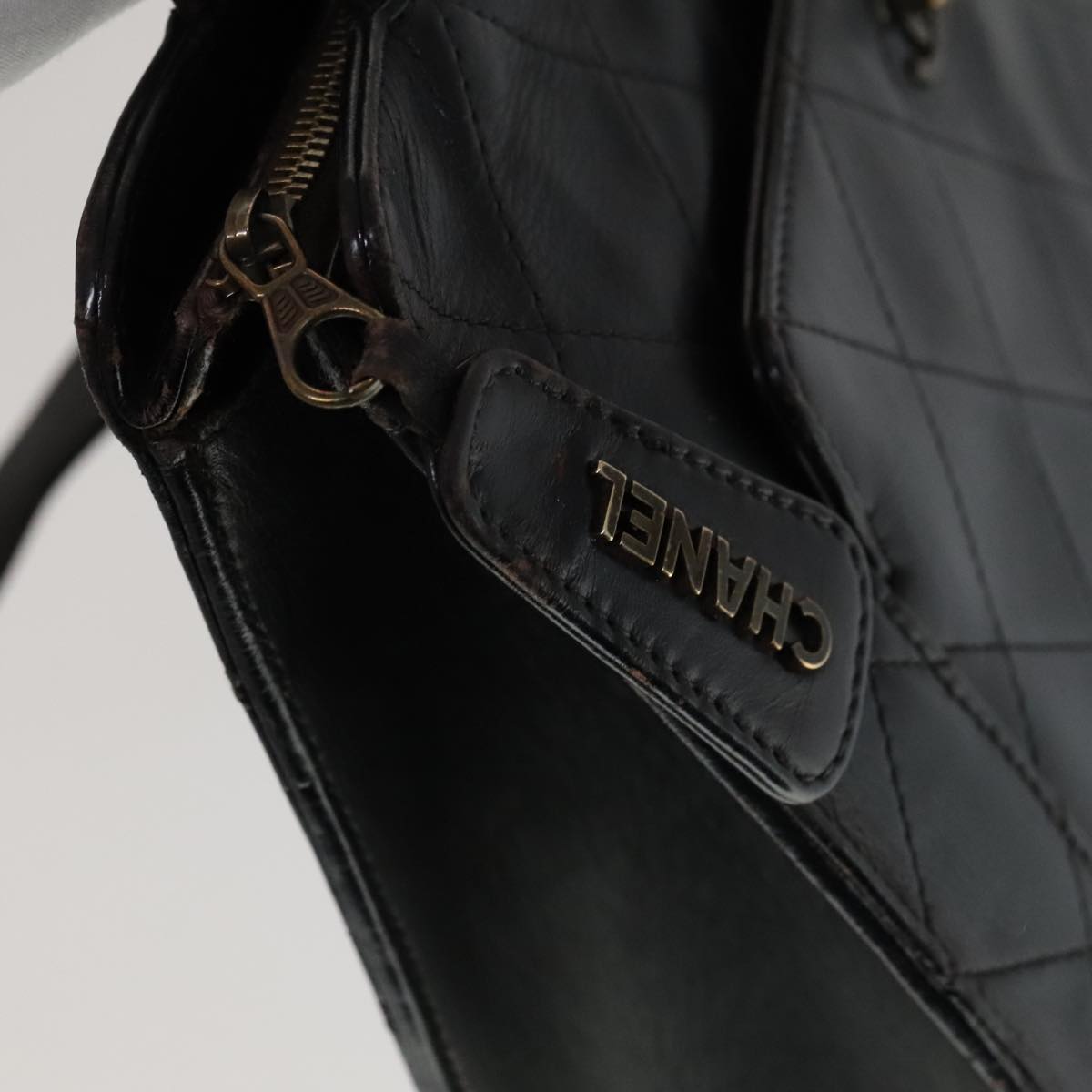 CHANEL Matelasse Shoulder Bag Leather Black CC Auth 105958