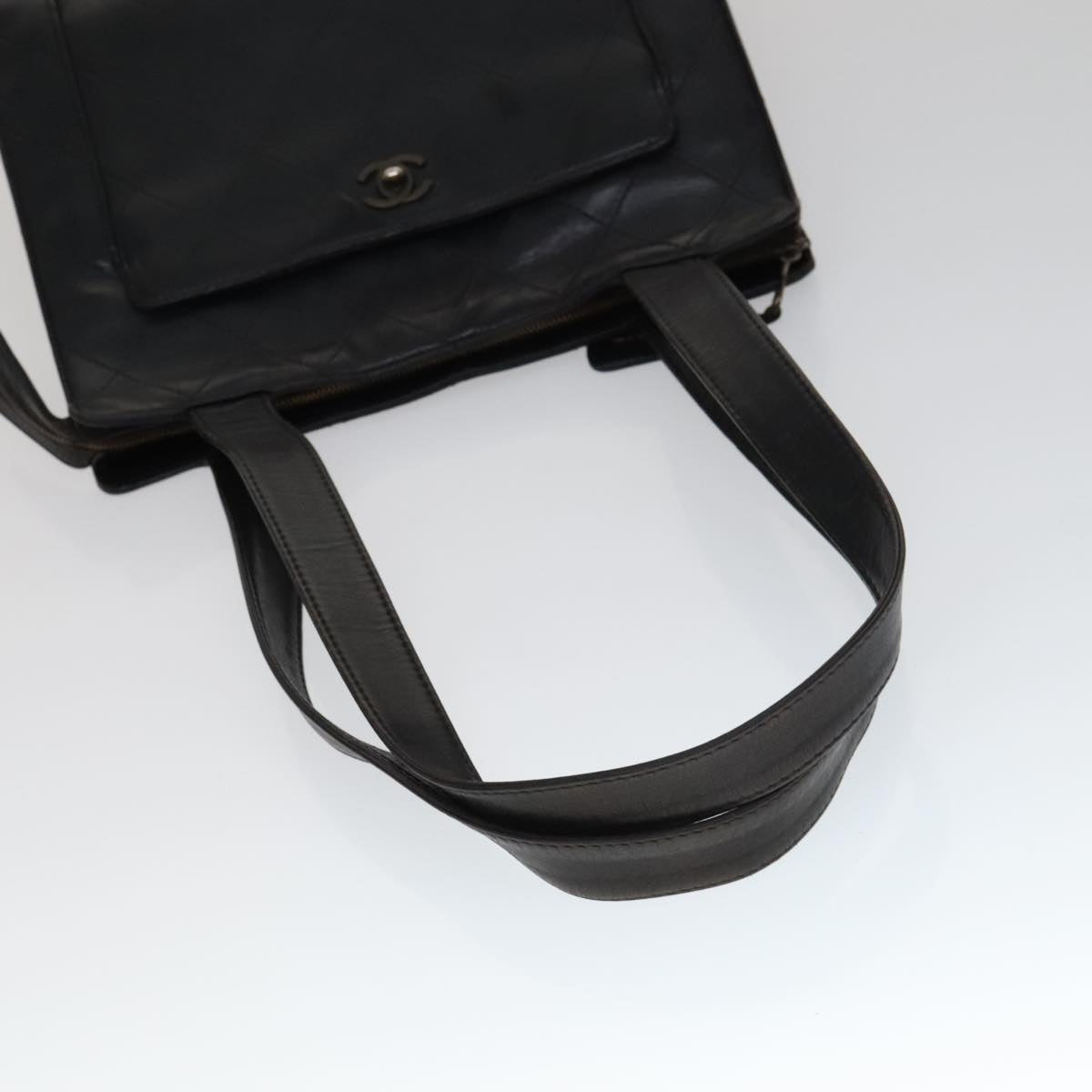 CHANEL Matelasse Shoulder Bag Leather Black CC Auth 105958