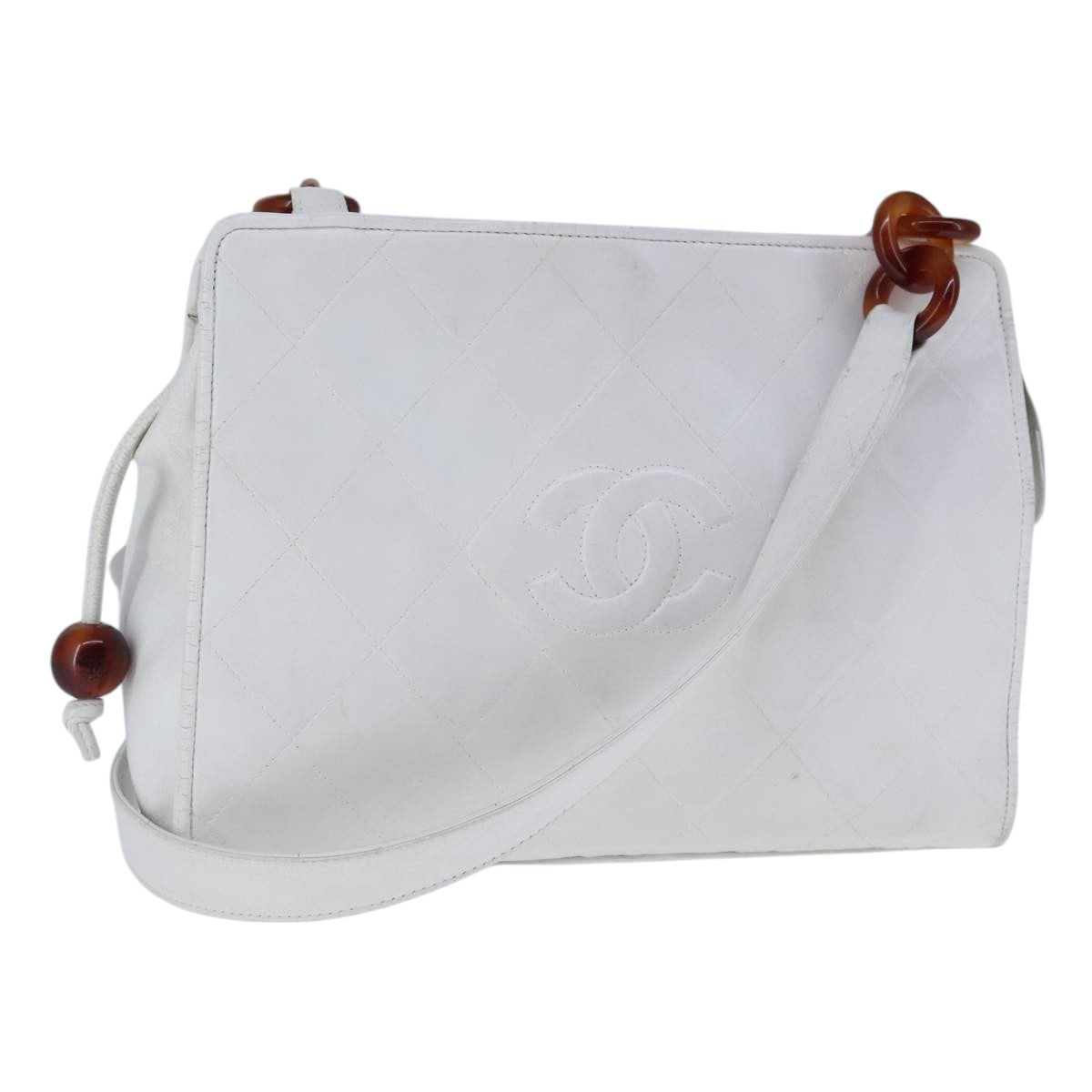 CHANEL Matelasse Shoulder Bag Leather White CC Auth 106385