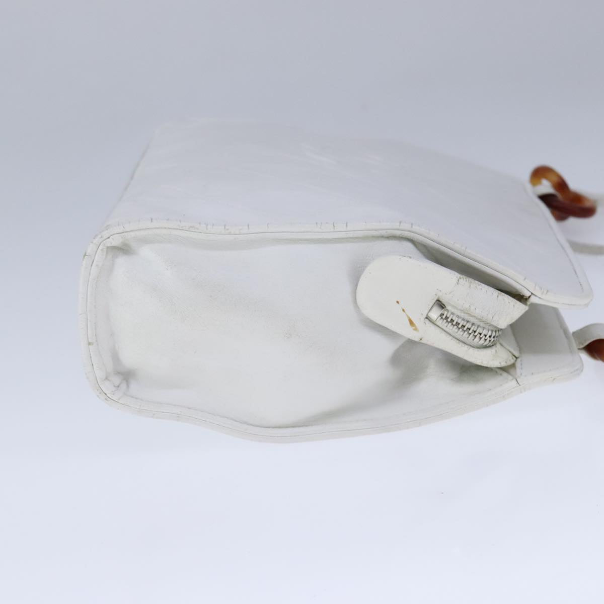 CHANEL Matelasse Shoulder Bag Leather White CC Auth 106385