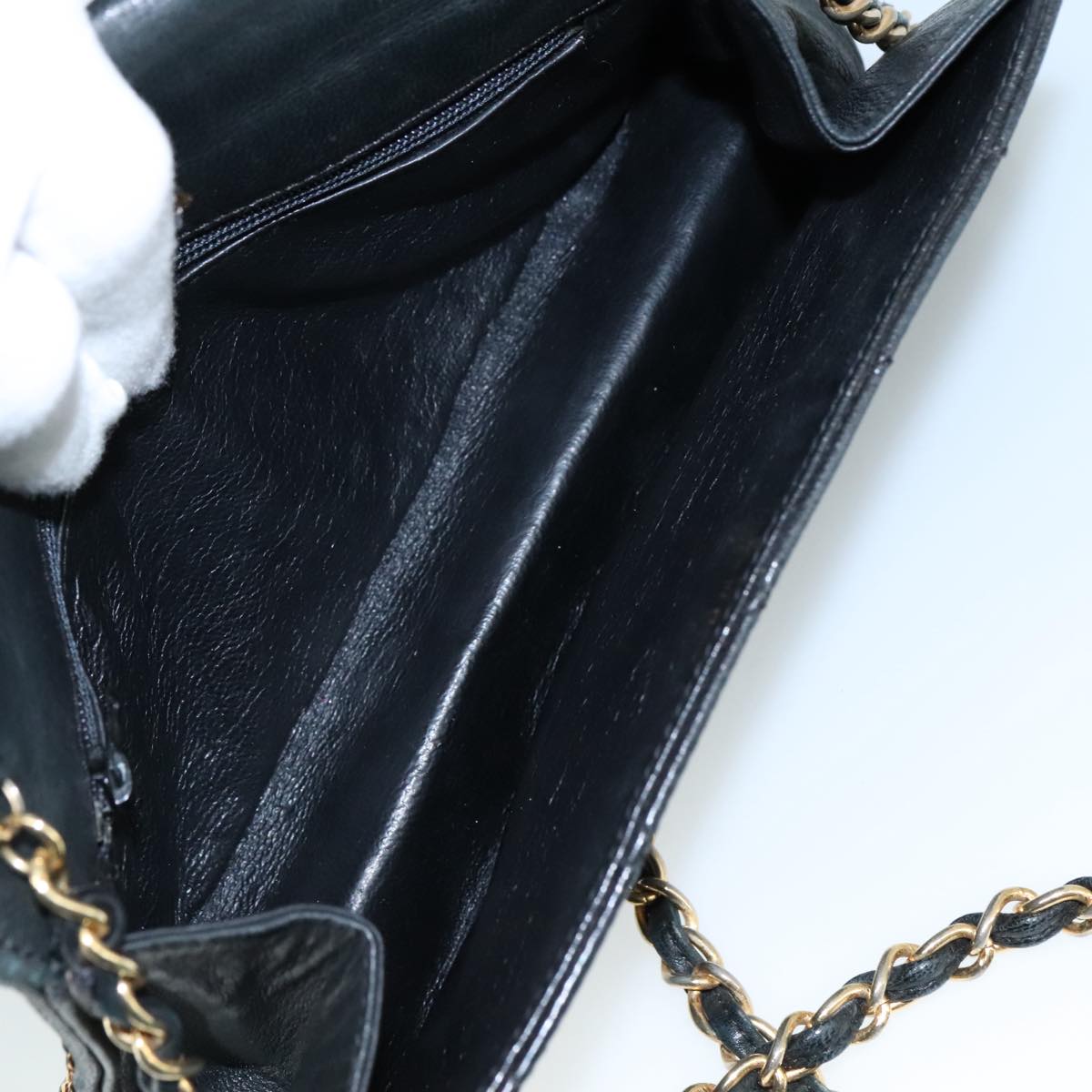 CHANEL Chain Shoulder Bag Leather Black CC Auth 106420