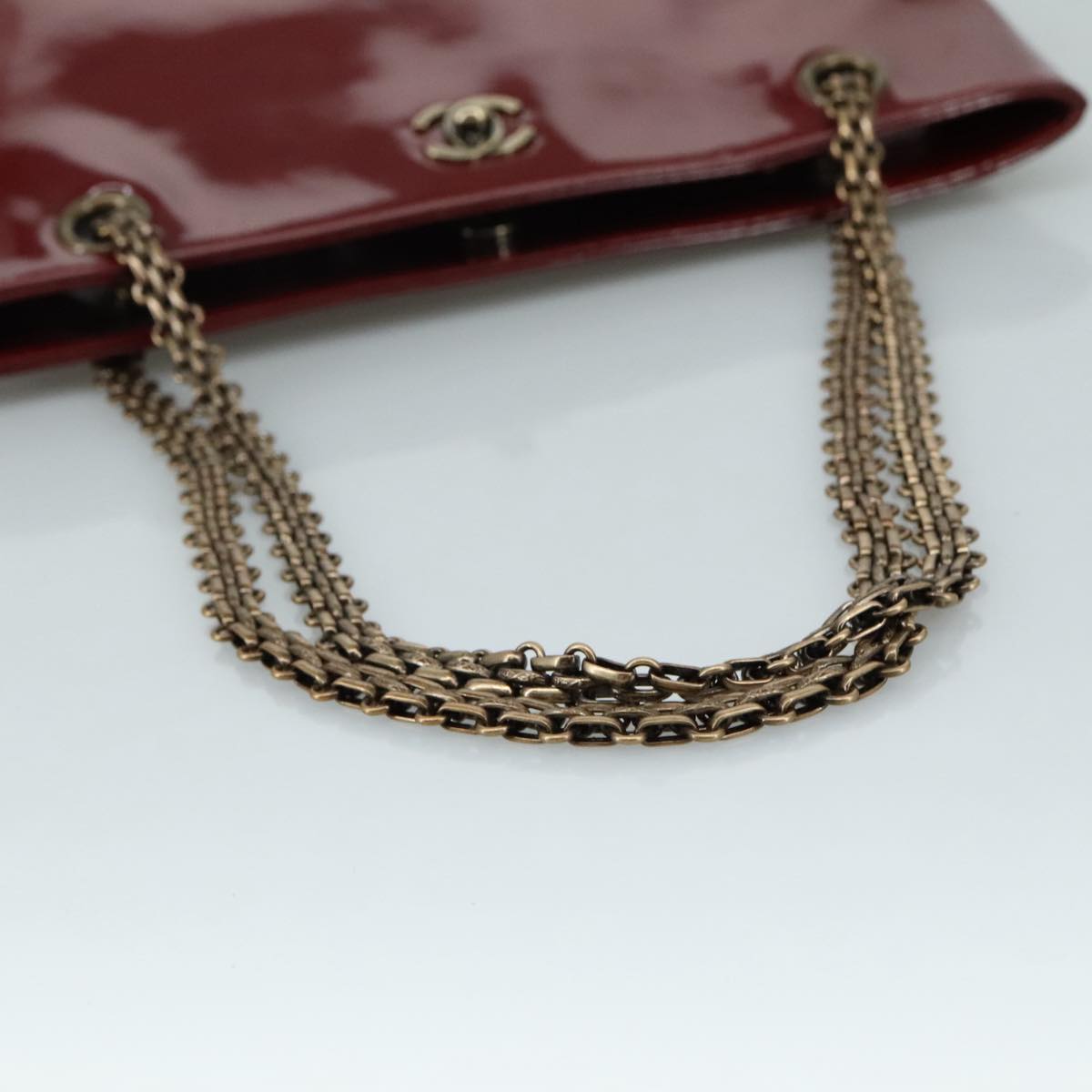 CHANEL Chain Shoulder Bag Patent leather Red CC Auth 106421