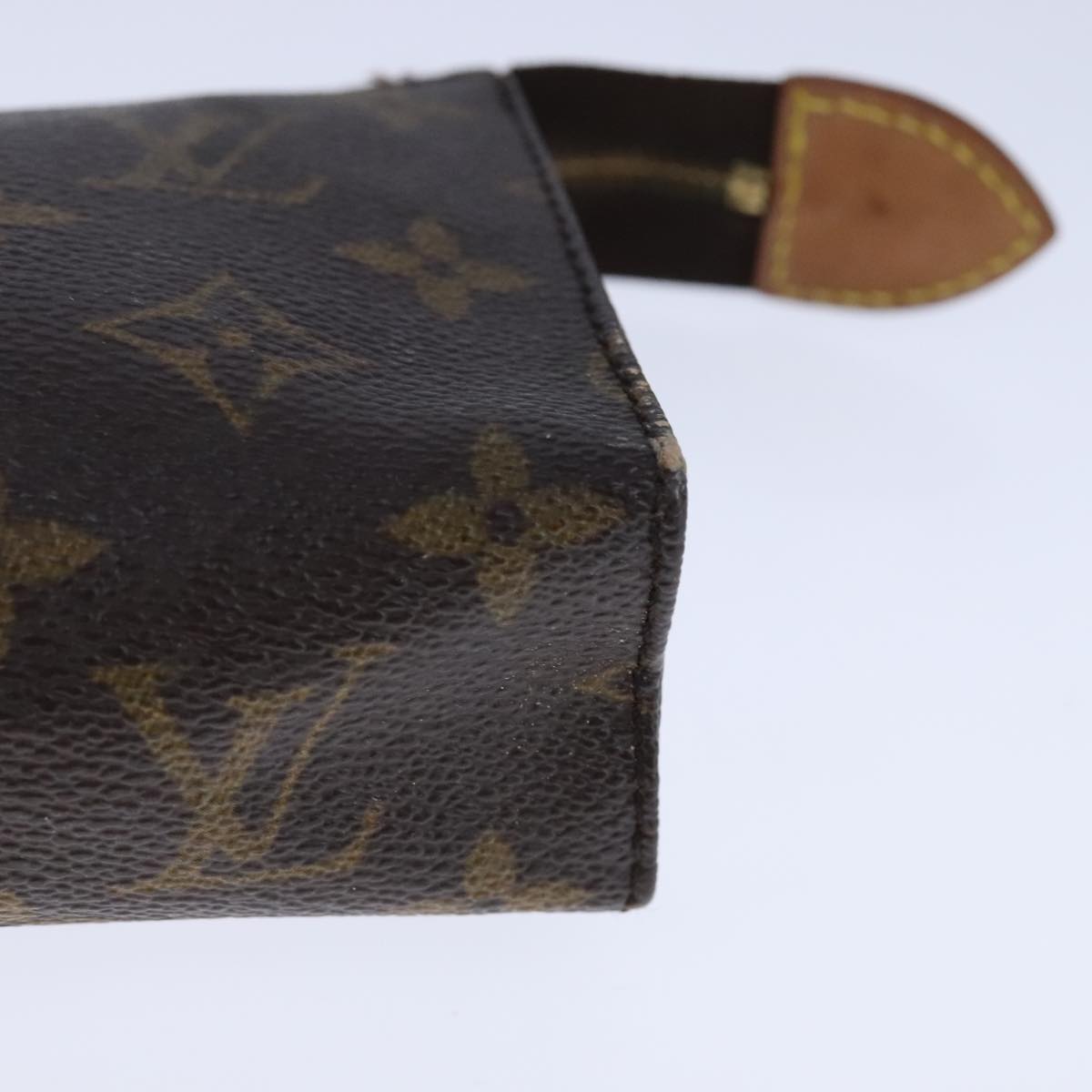 LOUIS VUITTON Monogram Poche Toilette 15 Pouch M47546 LV Auth 106486