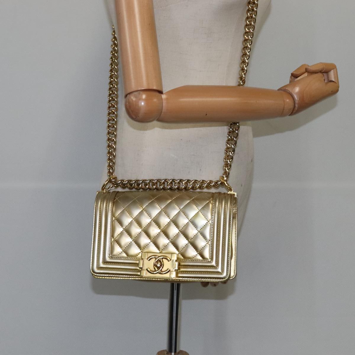 CHANEL Matelasse Chain Boy Chanel Shoulder Bag Patent Gold CC Auth 106721A