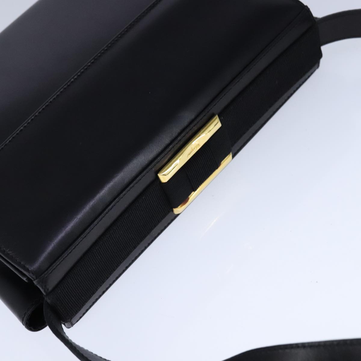 Salvatore Ferragamo Gancini Shoulder Bag Leather Black Gold Auth 106875