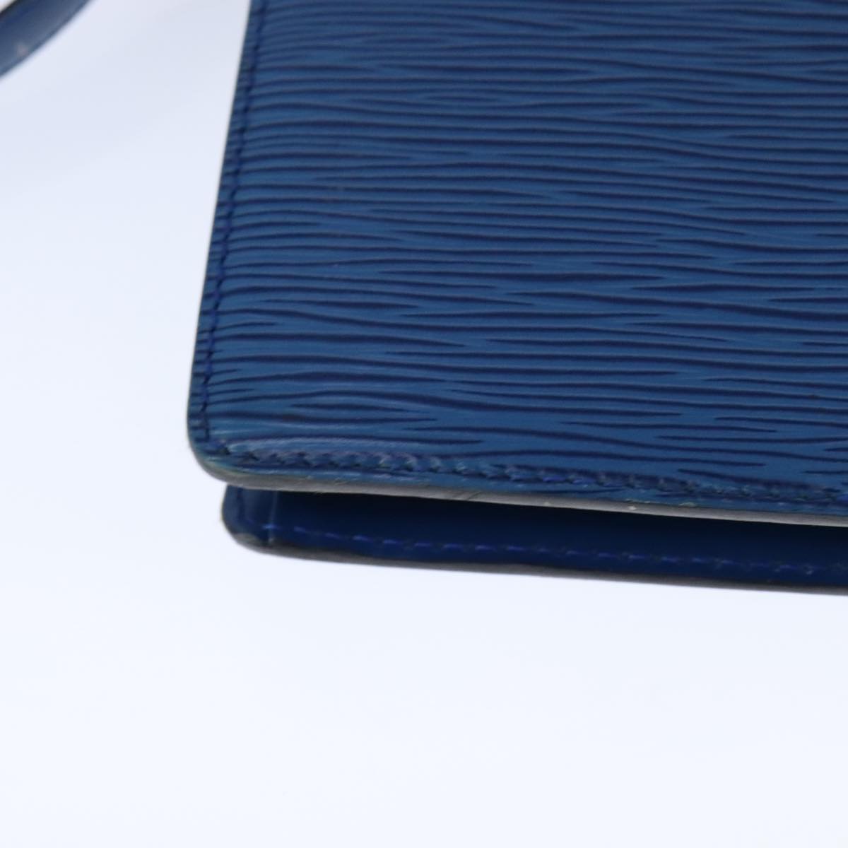 LOUIS VUITTON Epi Capuchin Shoulder Bag Blue M52345 LV Auth 106904