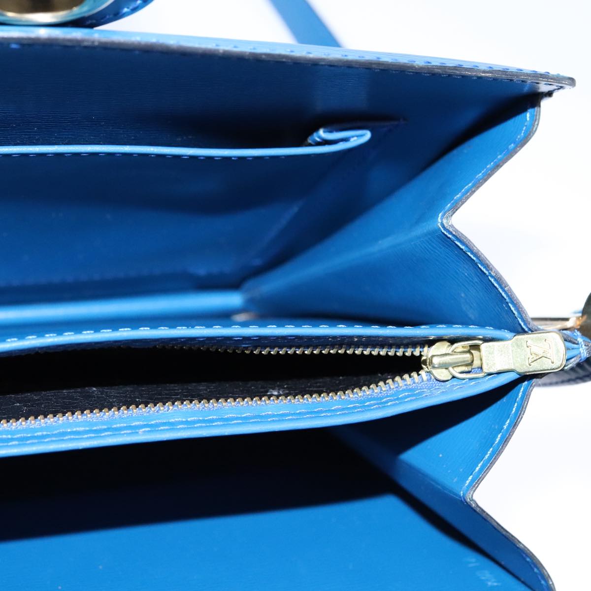 LOUIS VUITTON Epi Capuchin Shoulder Bag Blue M52345 LV Auth 106904