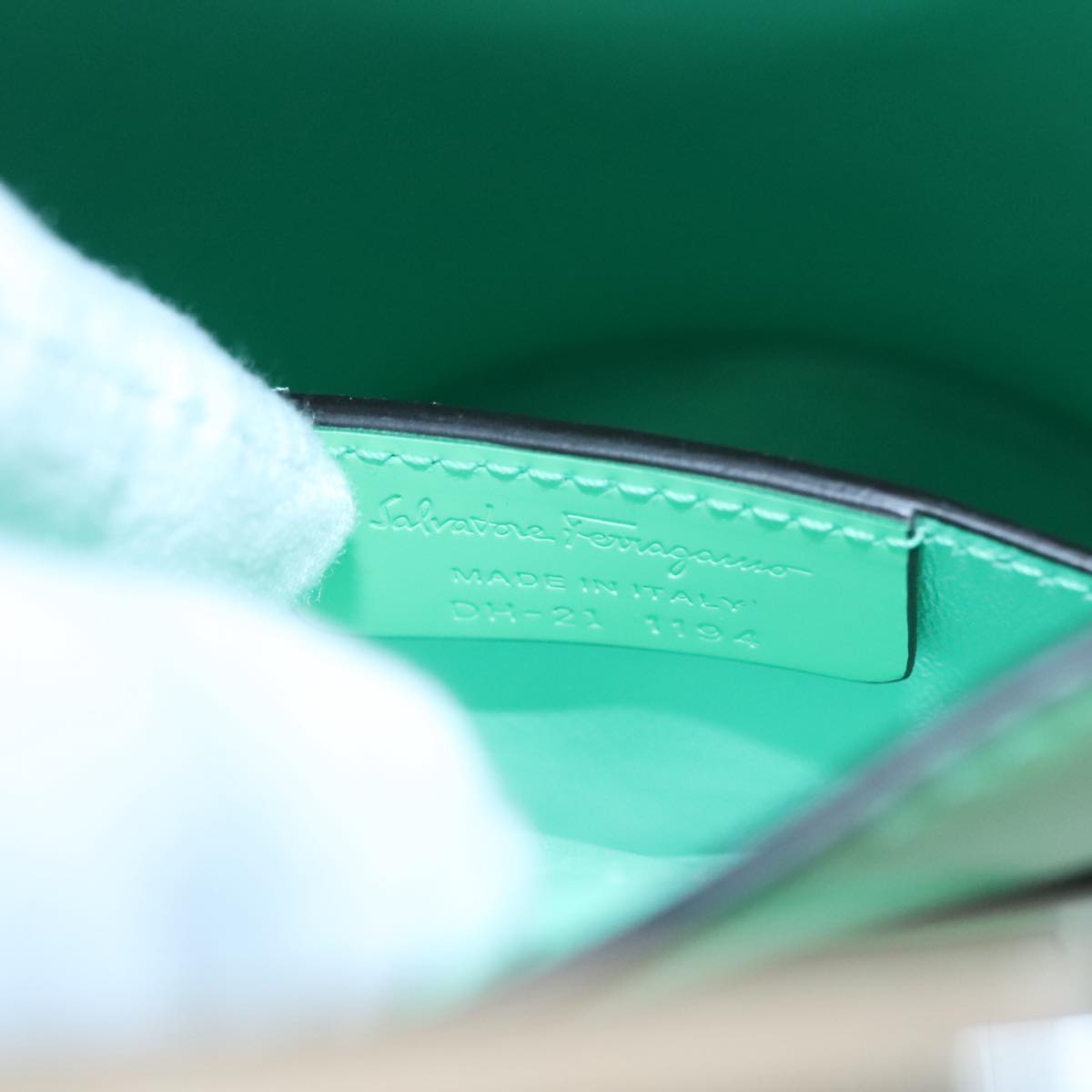 Salvatore Ferragamo Gancini Shoulder Bag Leather Green Silver Auth 107228AV