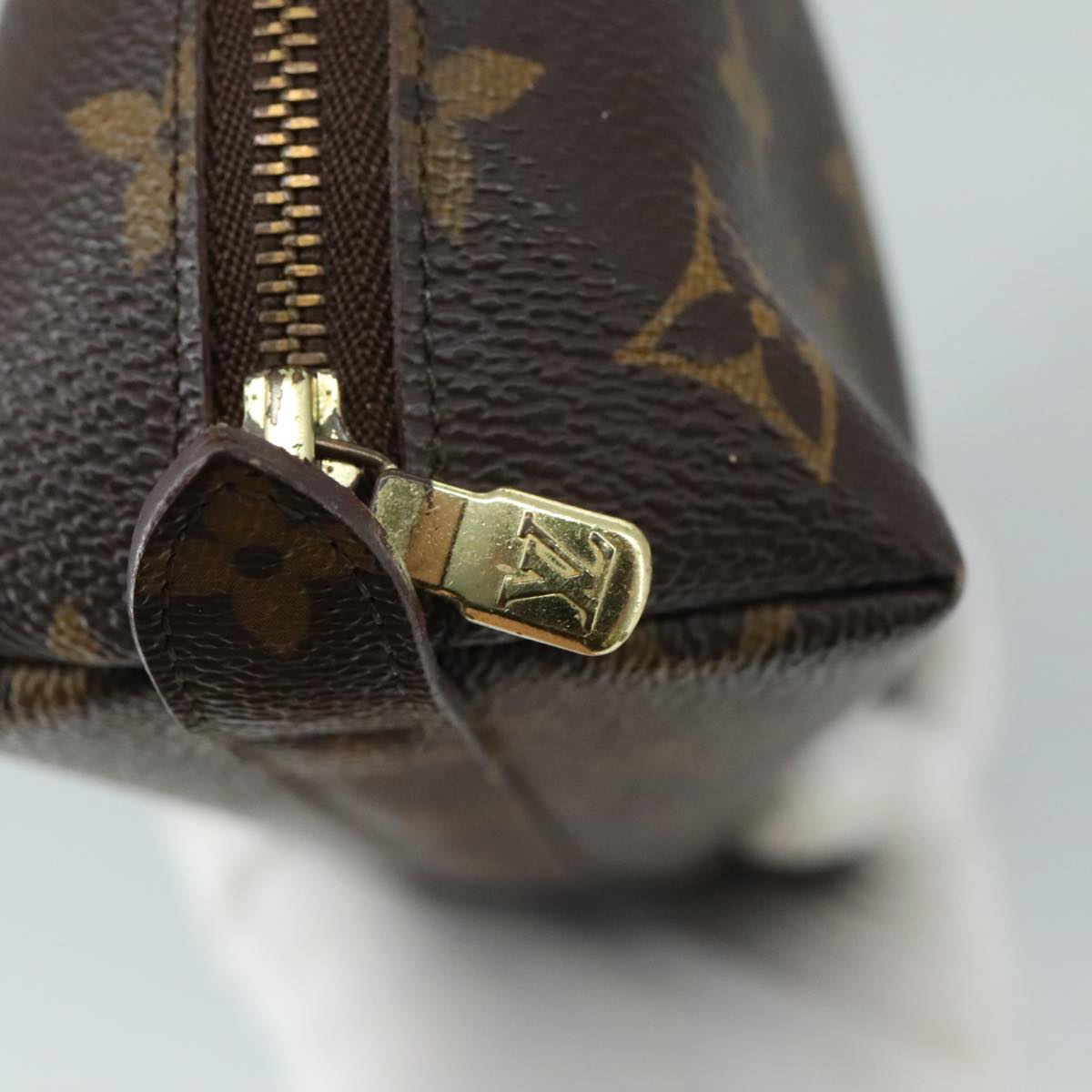 LOUIS VUITTON Monogram Trousse Demi Ronde Cosmetic Pouch M47520 LV Auth 107392