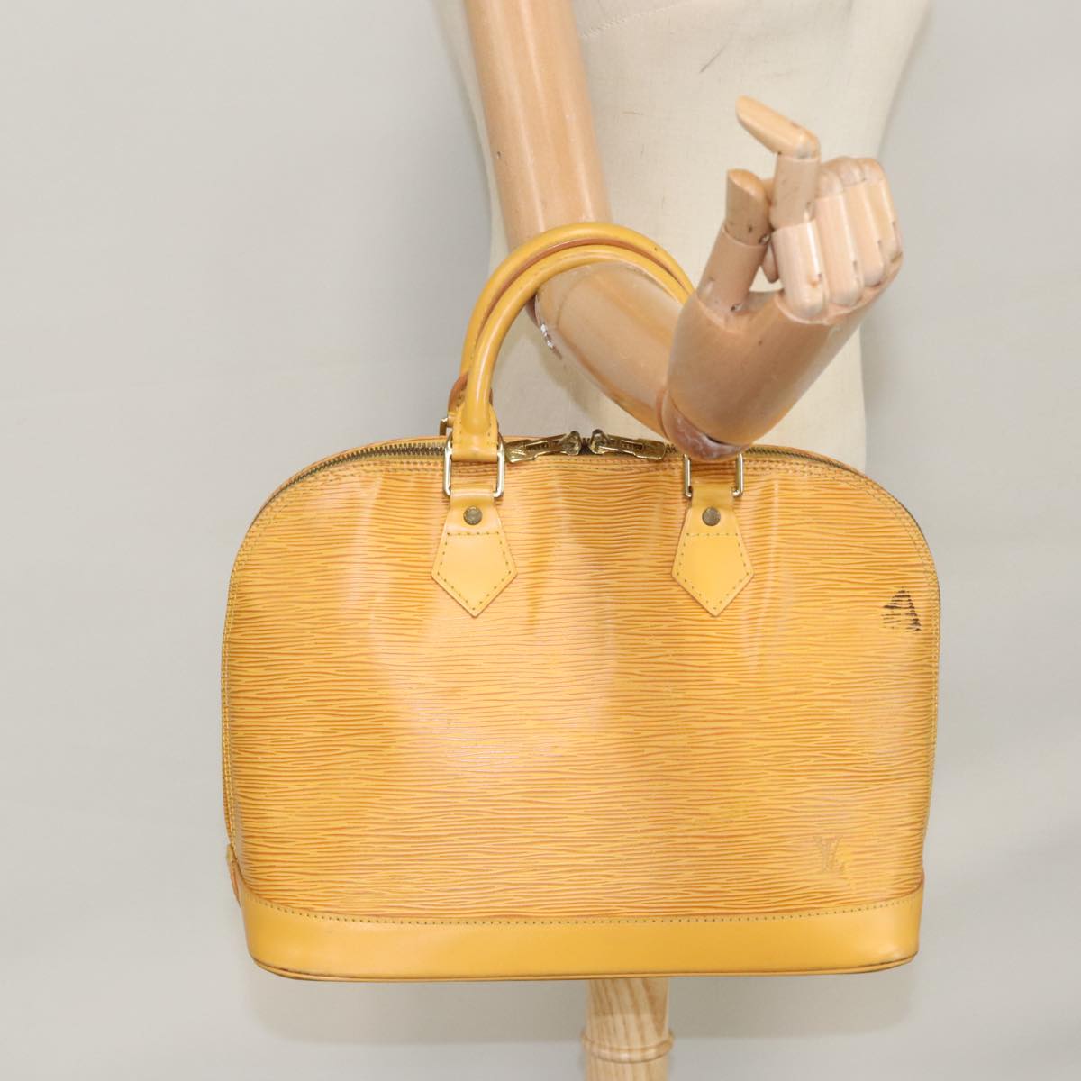 LOUIS VUITTON Epi Alma Hand Bag Yellow M52149 LV Auth 107462