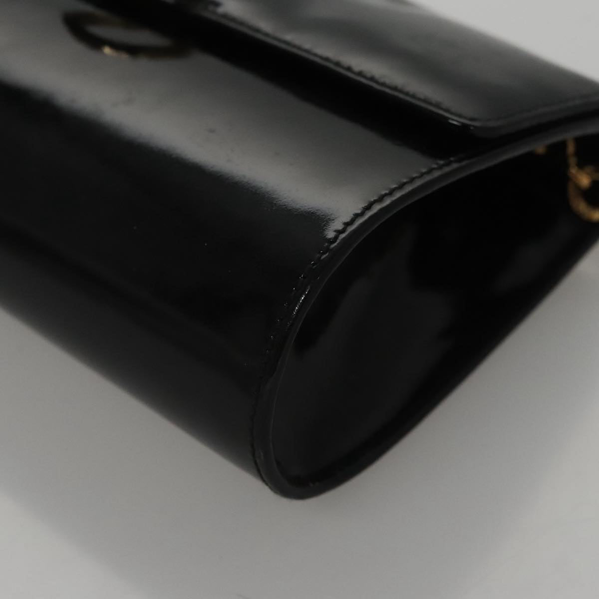 Salvatore Ferragamo Gancini Chain Shoulder Bag Enamel Black Gold Auth 107493