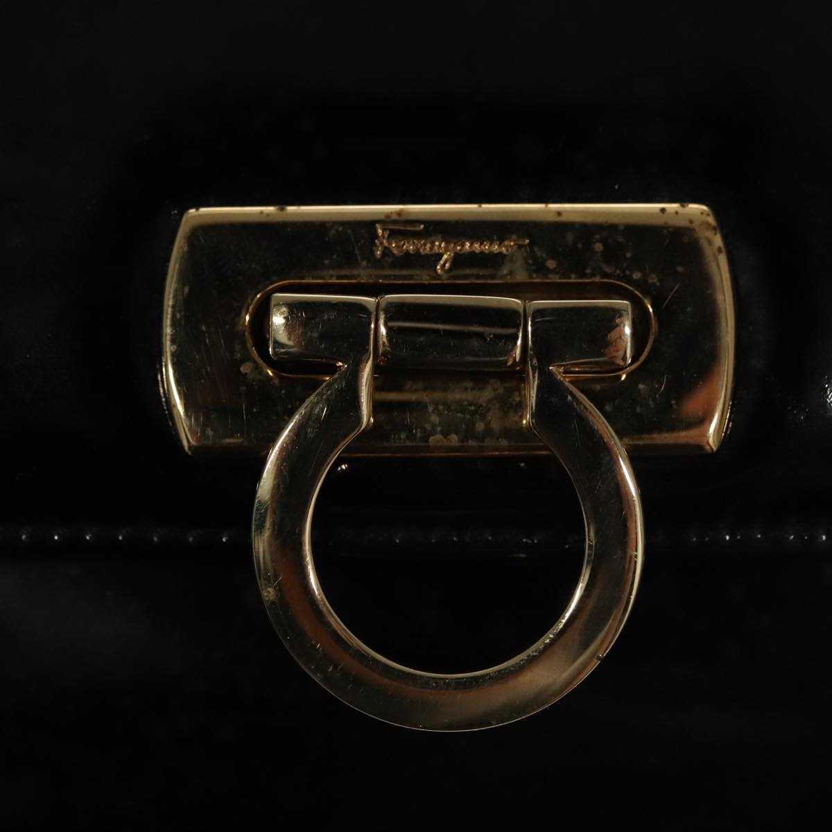 Salvatore Ferragamo Gancini Chain Shoulder Bag Enamel Black Gold Auth 107493