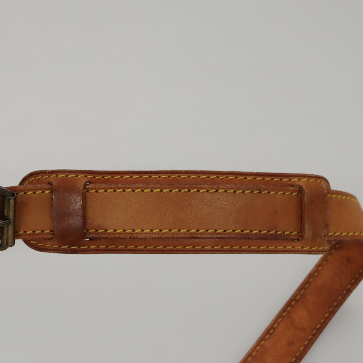LOUIS VUITTON Adjustable Shoulder Strap Leather 36.2""""-43.3"""" Beige Auth 107582