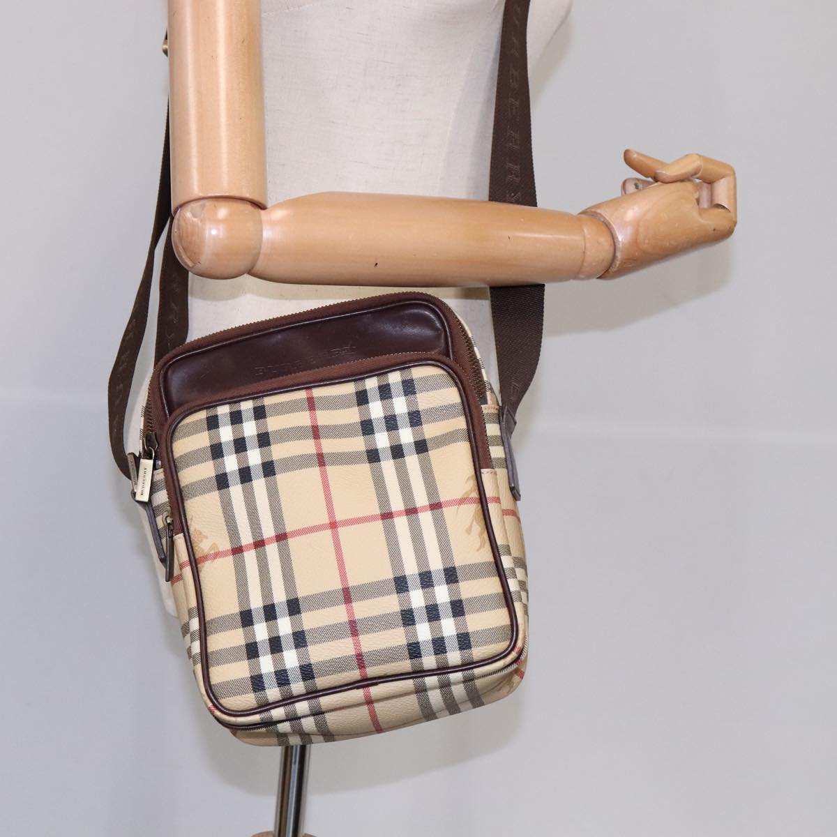 BURBERRY Nova Check Shoulder Bag PVC Leather Beige Auth 107622