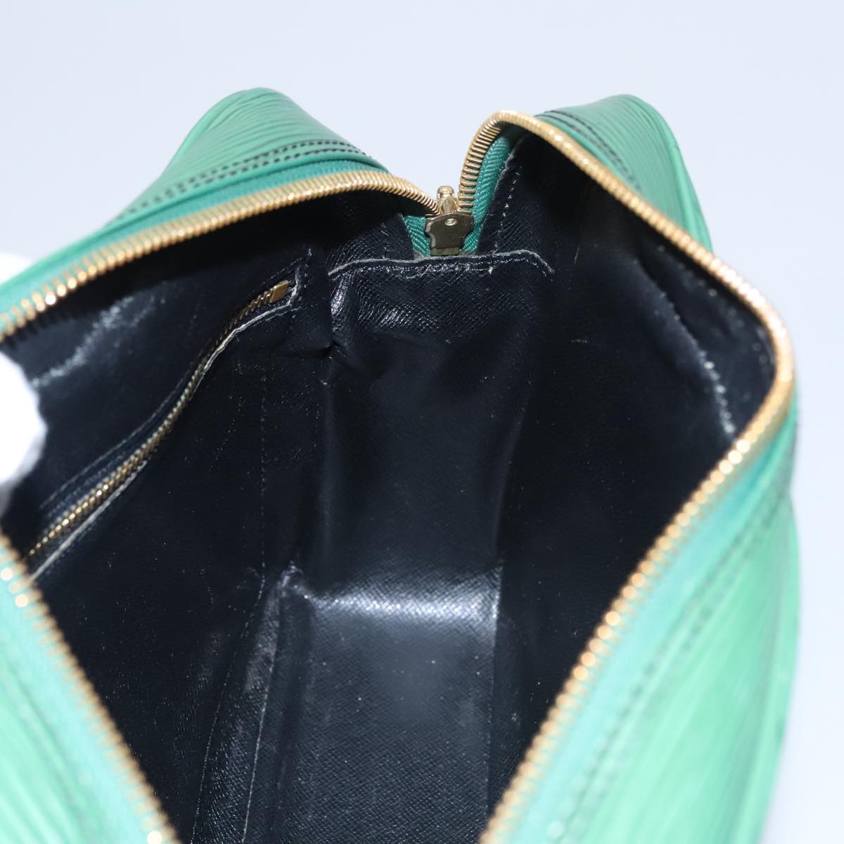 LOUIS VUITTON Epi Trocadero 27 Shoulder Bag Green M52314 LV Auth 107754