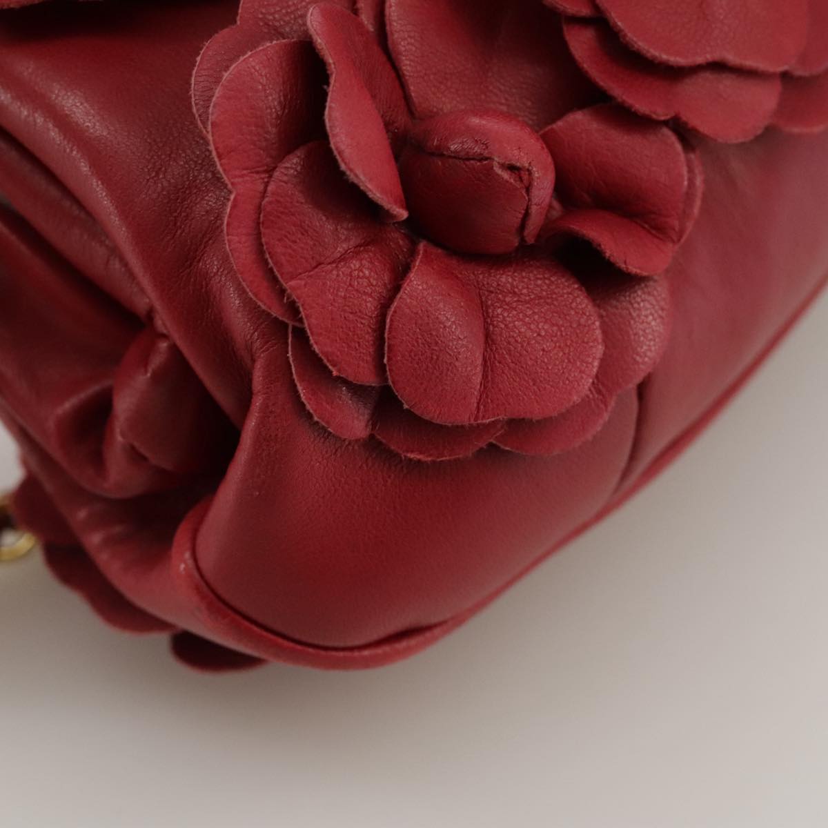 CHANEL Chain Flower Shoulder Bag Leather Red Gold CC Auth 107981