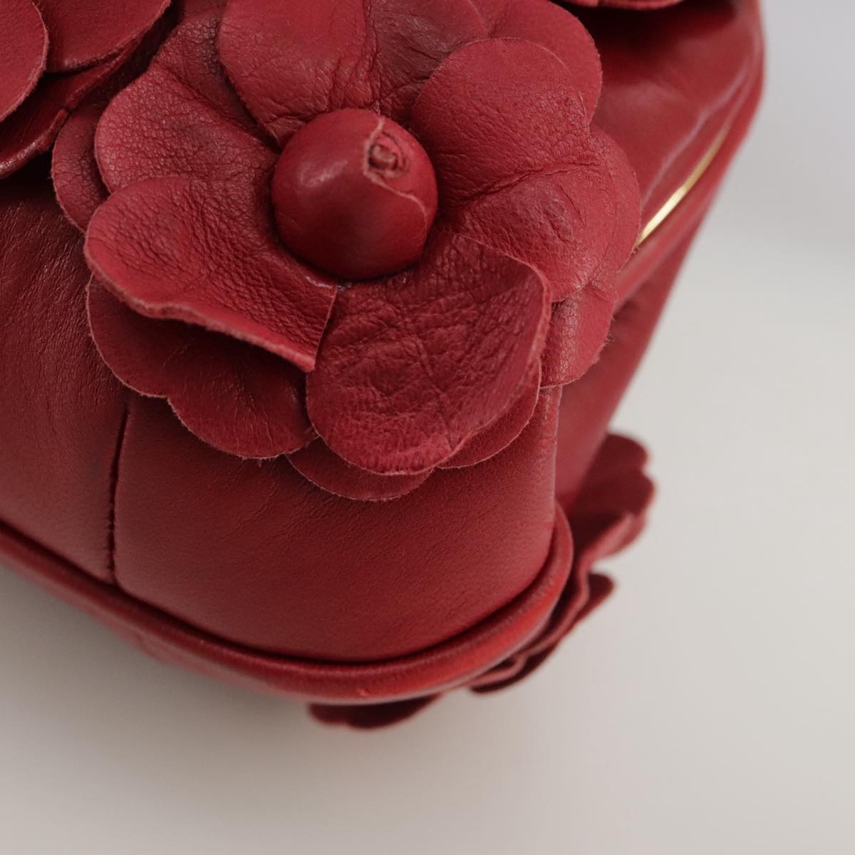 CHANEL Chain Flower Shoulder Bag Leather Red Gold CC Auth 107981