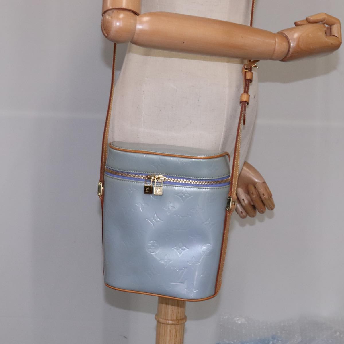 LOUIS VUITTON Monogram Vernis Sullivan Vertical Bag Lavande M91258 Auth 108017V