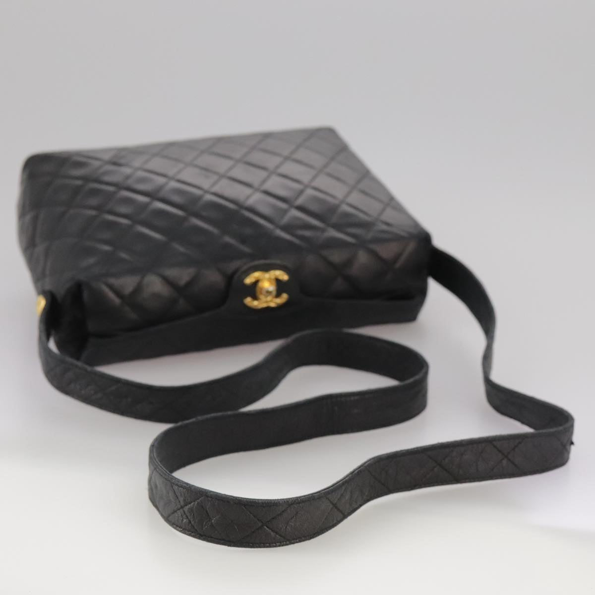 CHANEL Matelasse Shoulder Bag Lamb Skin Black Gold CC Auth 108071