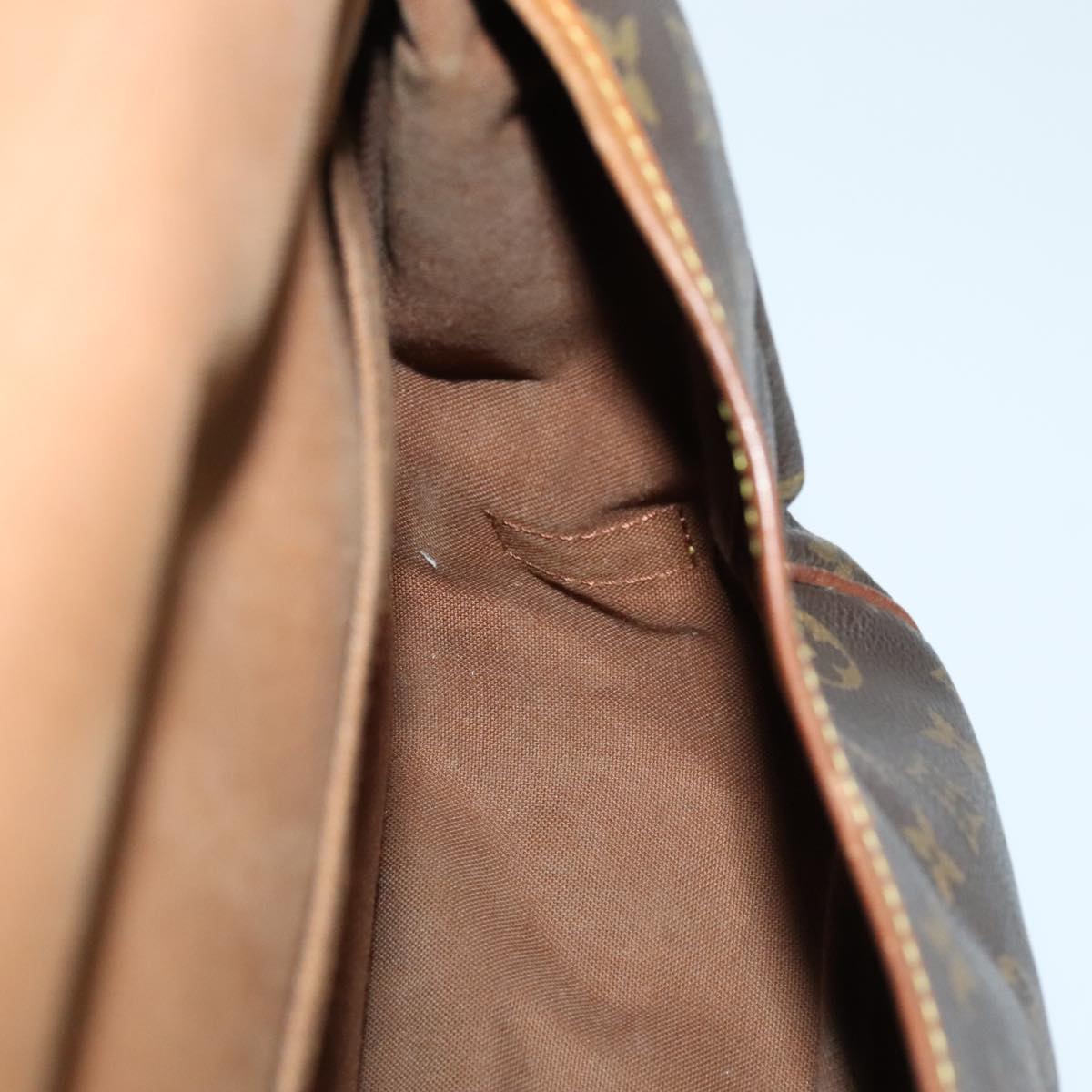 LOUIS VUITTON Monogram Saumur 35 Shoulder Bag M42254 LV Auth 108141