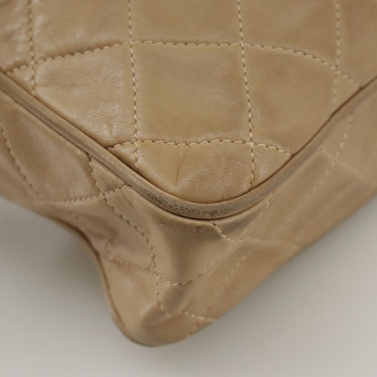 CHANEL Matelasse Chain Shoulder Bag Lamb Skin Beige Gold CC Auth 108395