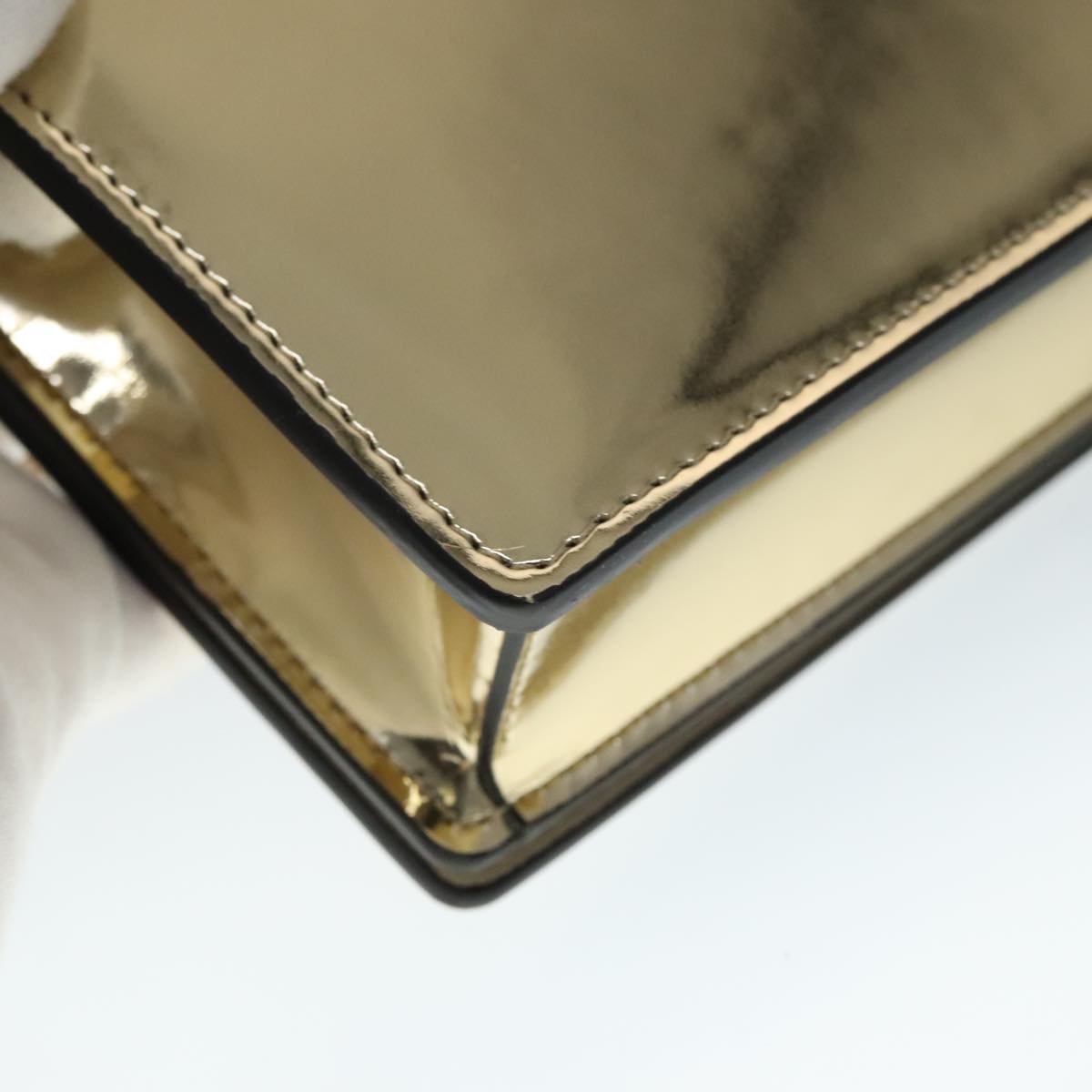 VERSACE Chain Shoulder Bag Patent leather Gold Auth 108487V