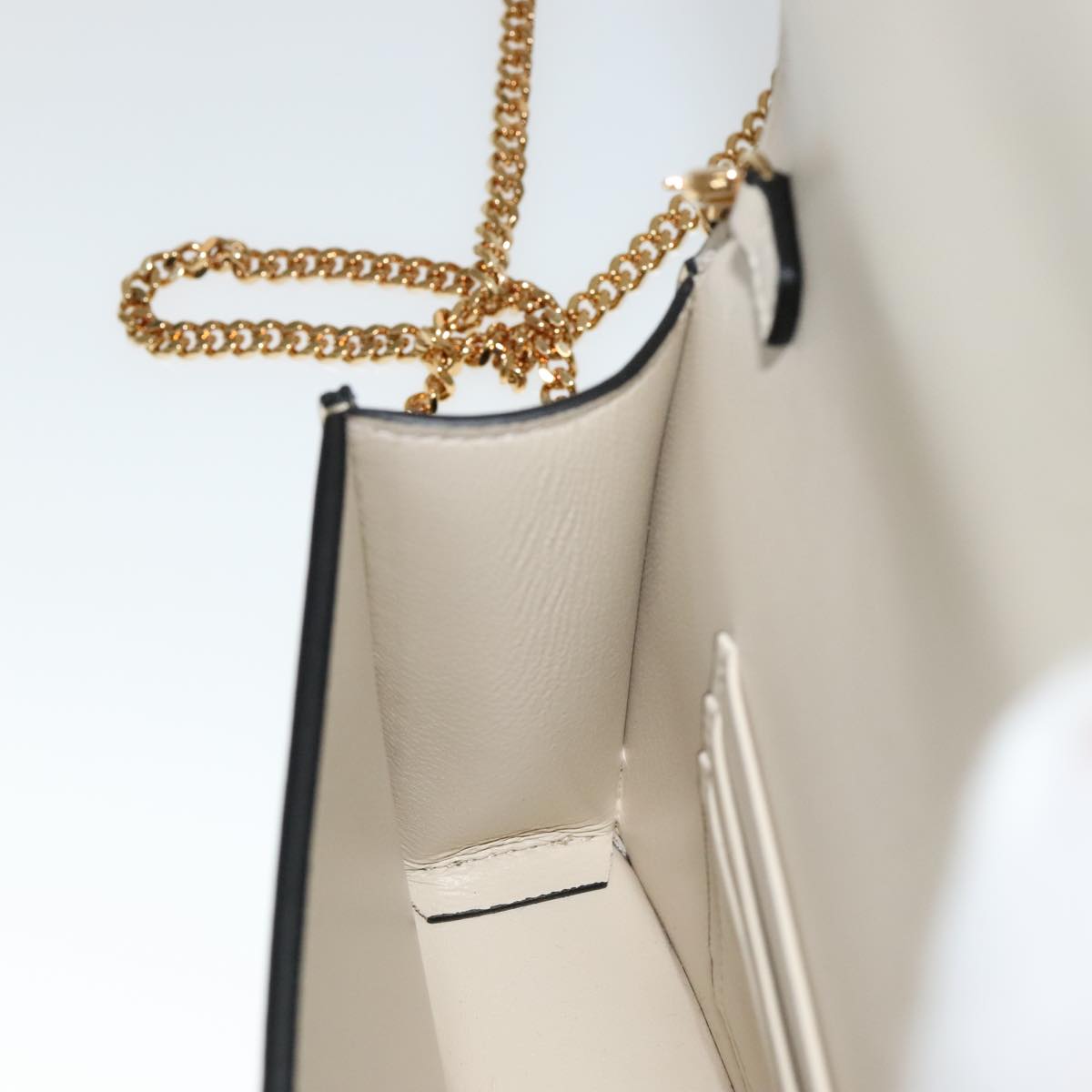 VERSACE Chain Shoulder Bag Patent leather Gold Auth 108487V