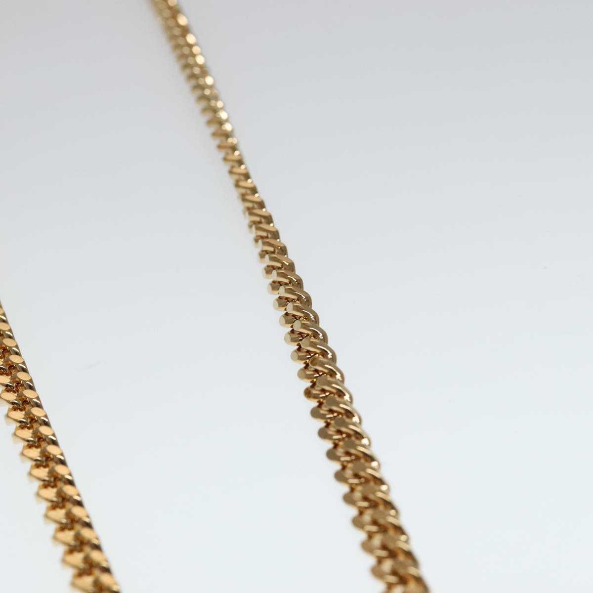 VERSACE Chain Shoulder Bag Patent leather Gold Auth 108487V