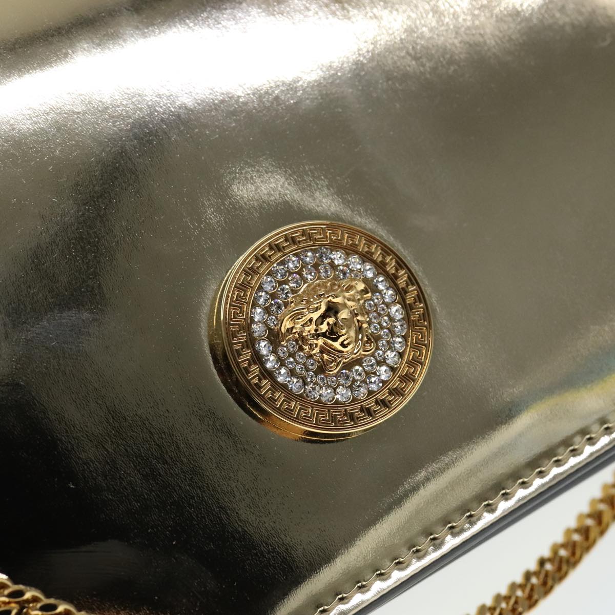 VERSACE Chain Shoulder Bag Patent leather Gold Auth 108490V