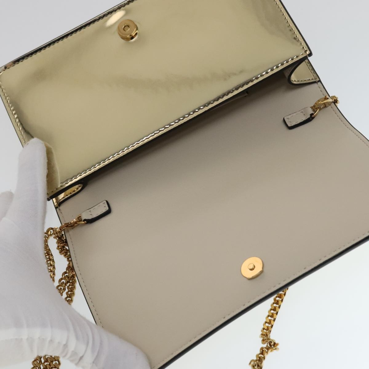 VERSACE Chain Shoulder Bag Patent leather Gold Auth 108490V