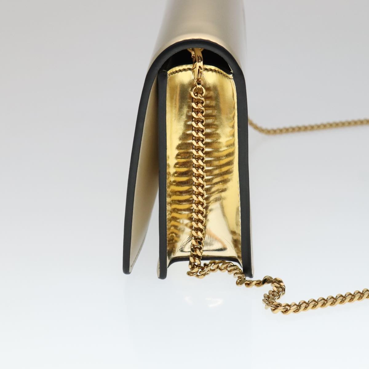 VERSACE Chain Shoulder Bag Patent leather Gold Auth 108490V