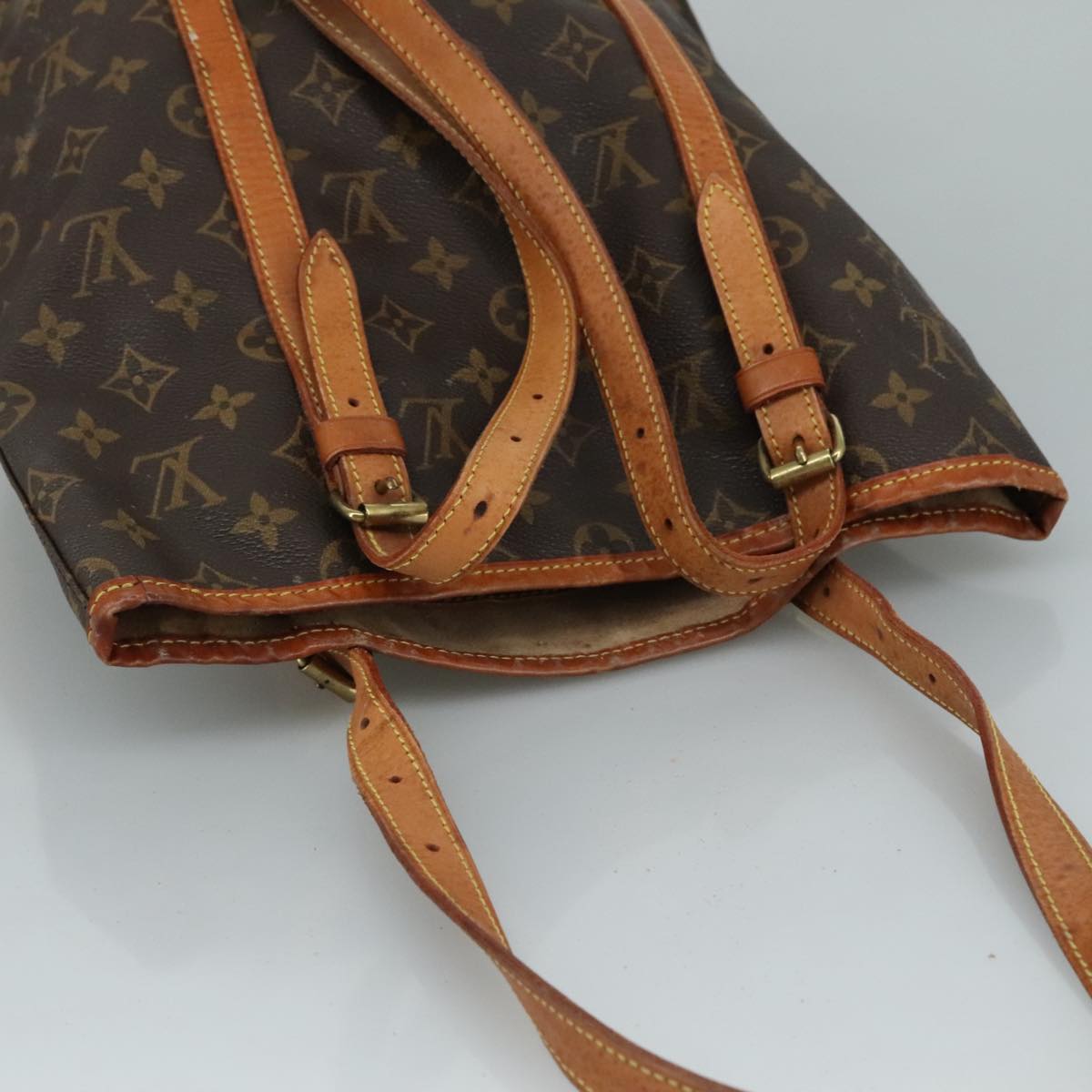 LOUIS VUITTON Monogram Bucket GM Shoulder Bag M42236 LV Auth 108535
