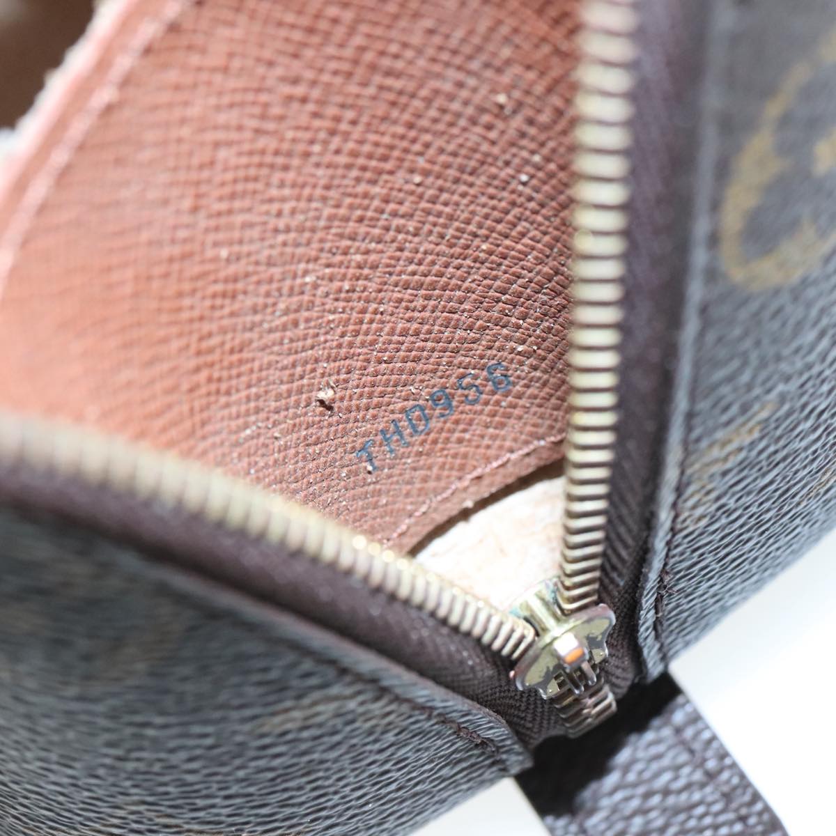 LOUIS VUITTON Monogram Trousse Demi Ronde Cosmetic Pouch M47520 LV Auth 108556