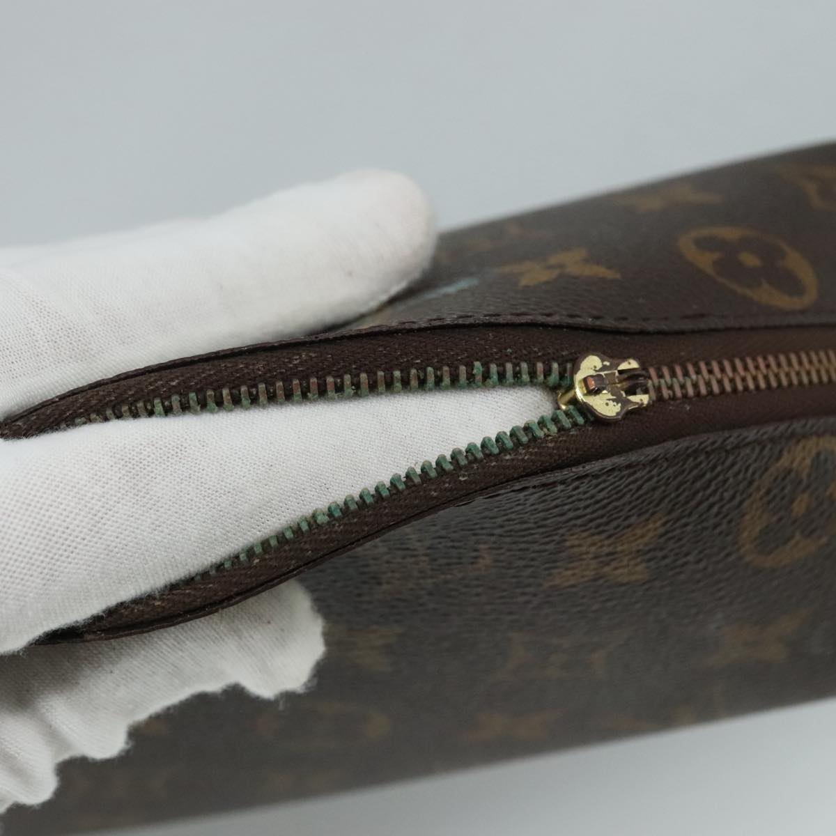 LOUIS VUITTON Monogram Trousse Demi Ronde Cosmetic Pouch M47520 LV Auth 108556