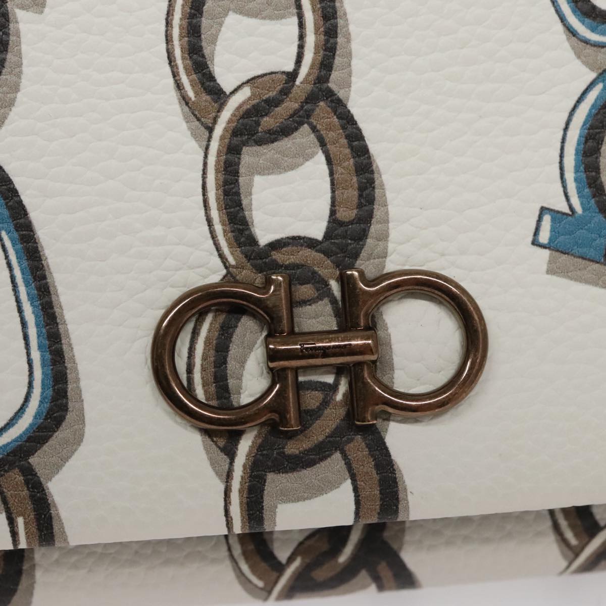 Salvatore Ferragamo Gancini Shoulder Wallet Leather White Auth 108583V