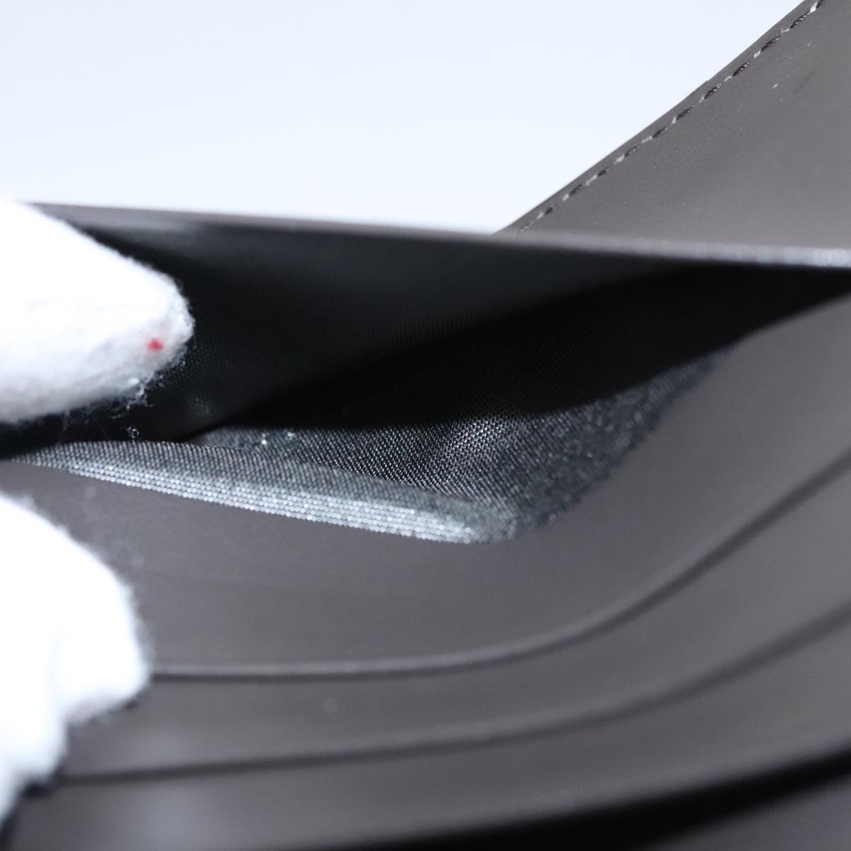 Salvatore Ferragamo Gancini Shoulder Wallet Leather White Auth 108583V