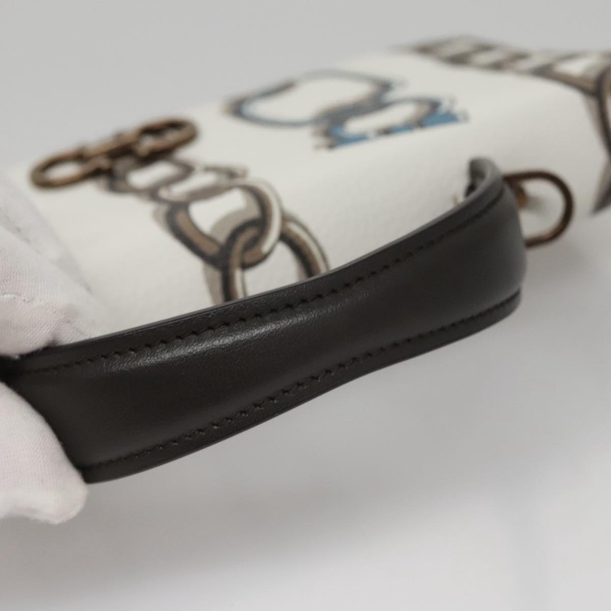 Salvatore Ferragamo Gancini Shoulder Wallet Leather White Auth 108583V