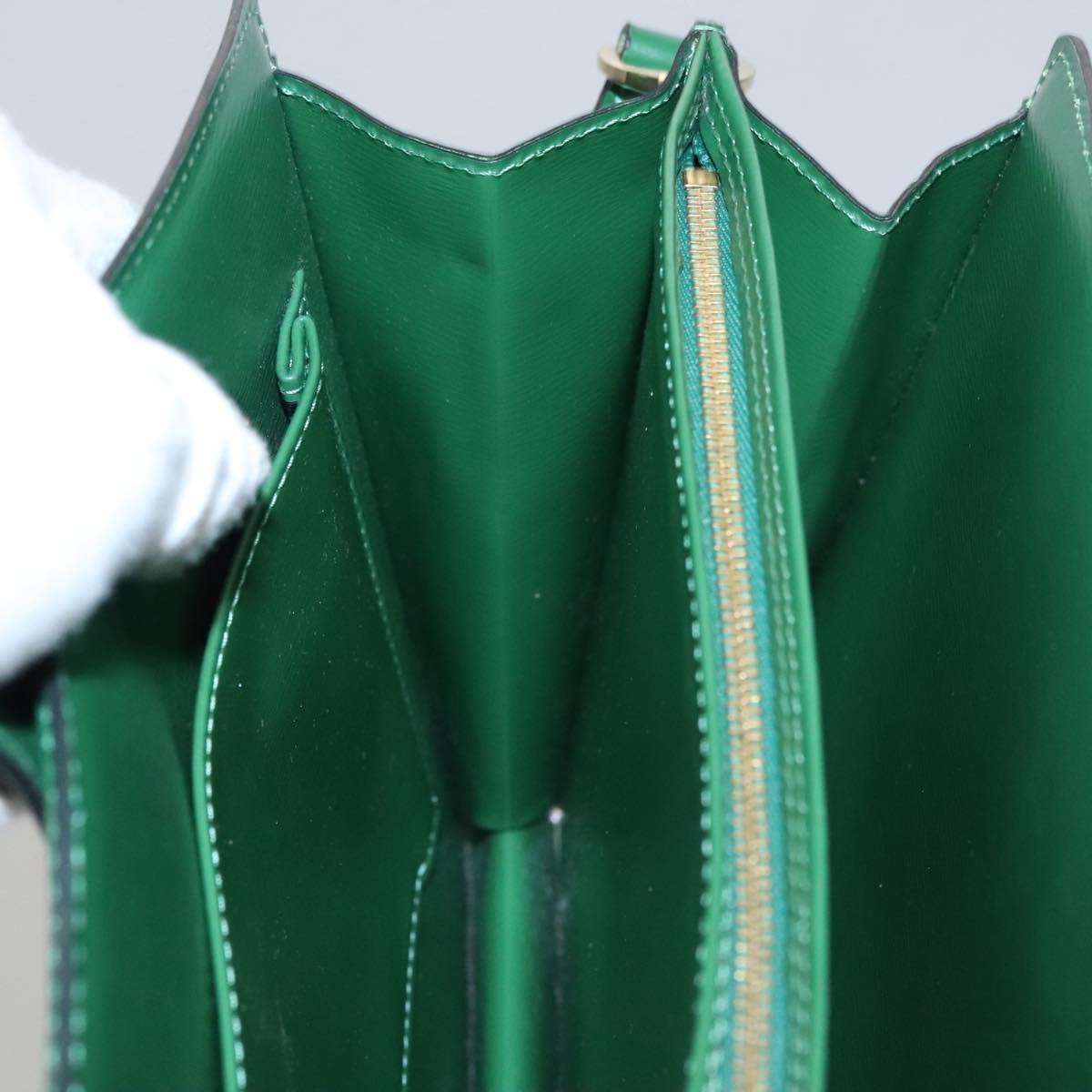 LOUIS VUITTON Epi Capuchin Shoulder Bag Green M52344 LV Auth 108692