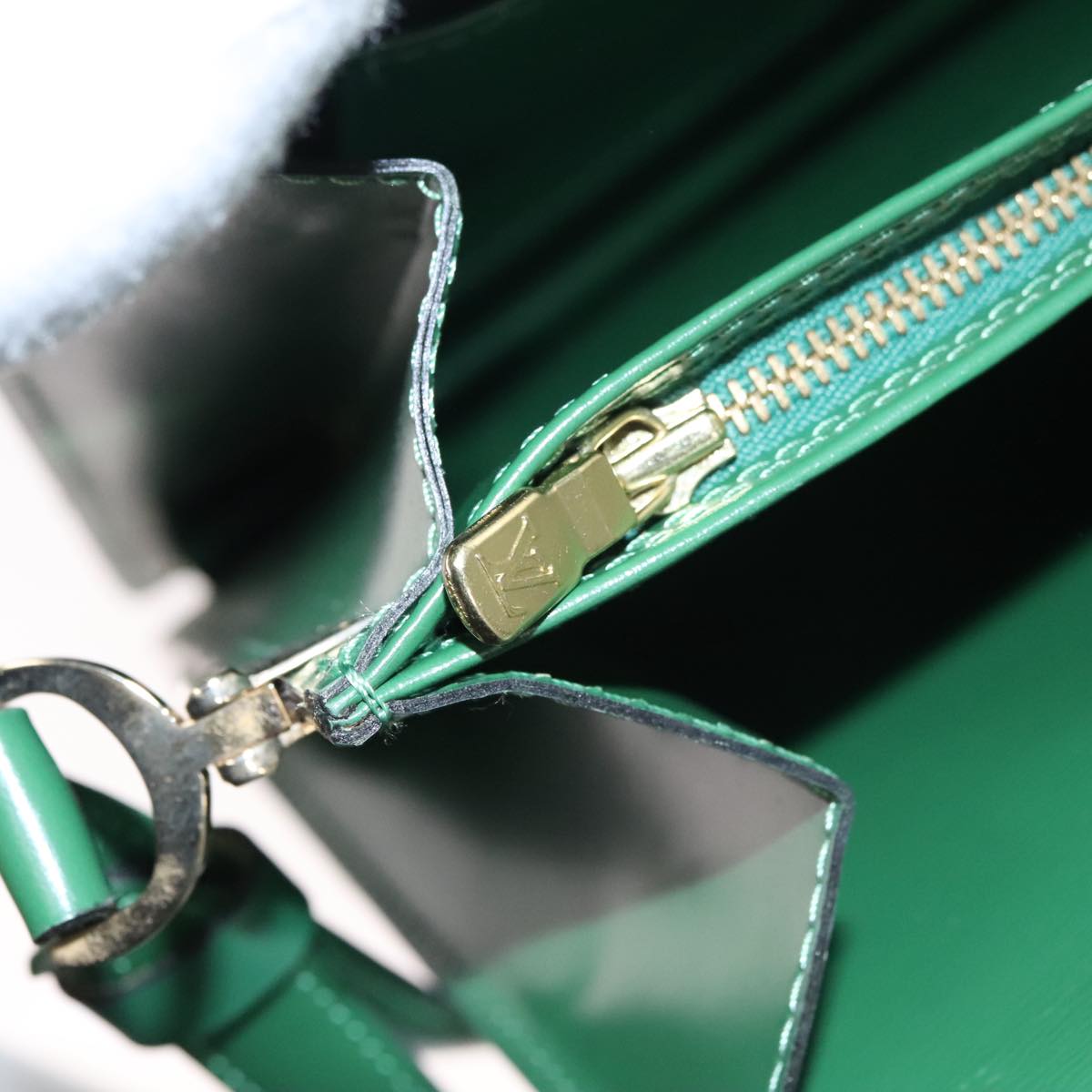 LOUIS VUITTON Epi Capuchin Shoulder Bag Green M52344 LV Auth 108692