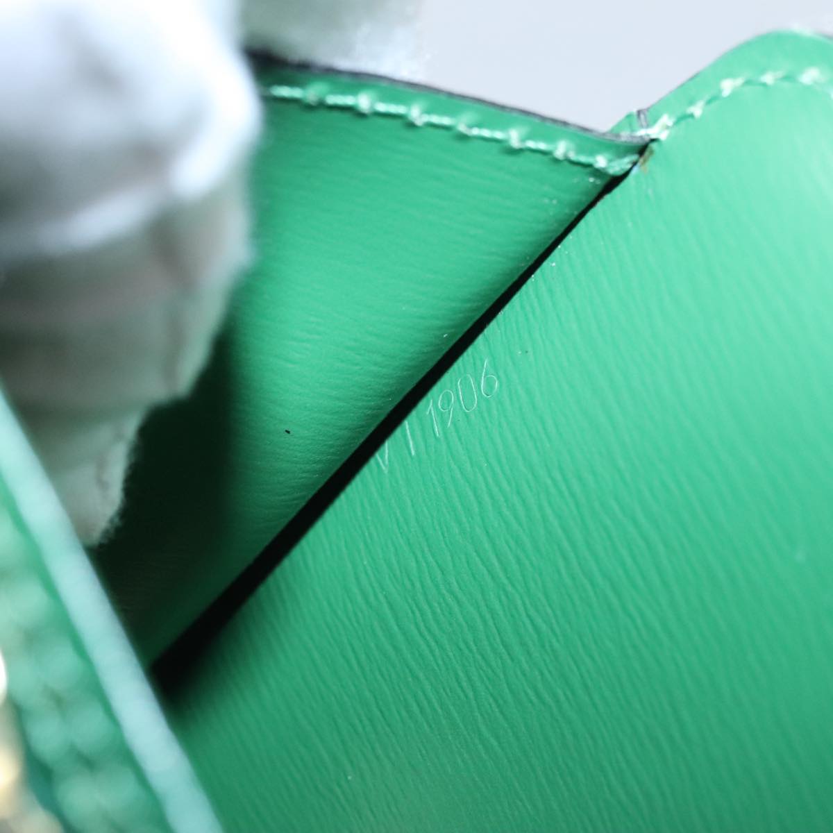 LOUIS VUITTON Epi Capuchin Shoulder Bag Green M52344 LV Auth 108692