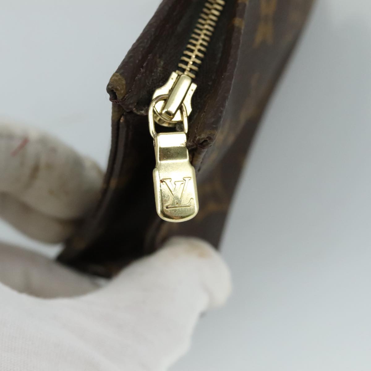 LOUIS VUITTON Monogram Poche Toilette 15 Pouch M47546 LV Auth 108714