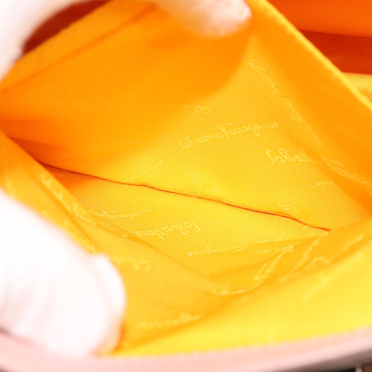 Salvatore Ferragamo Gancini Hand Bag Leather Pink Auth 108902V