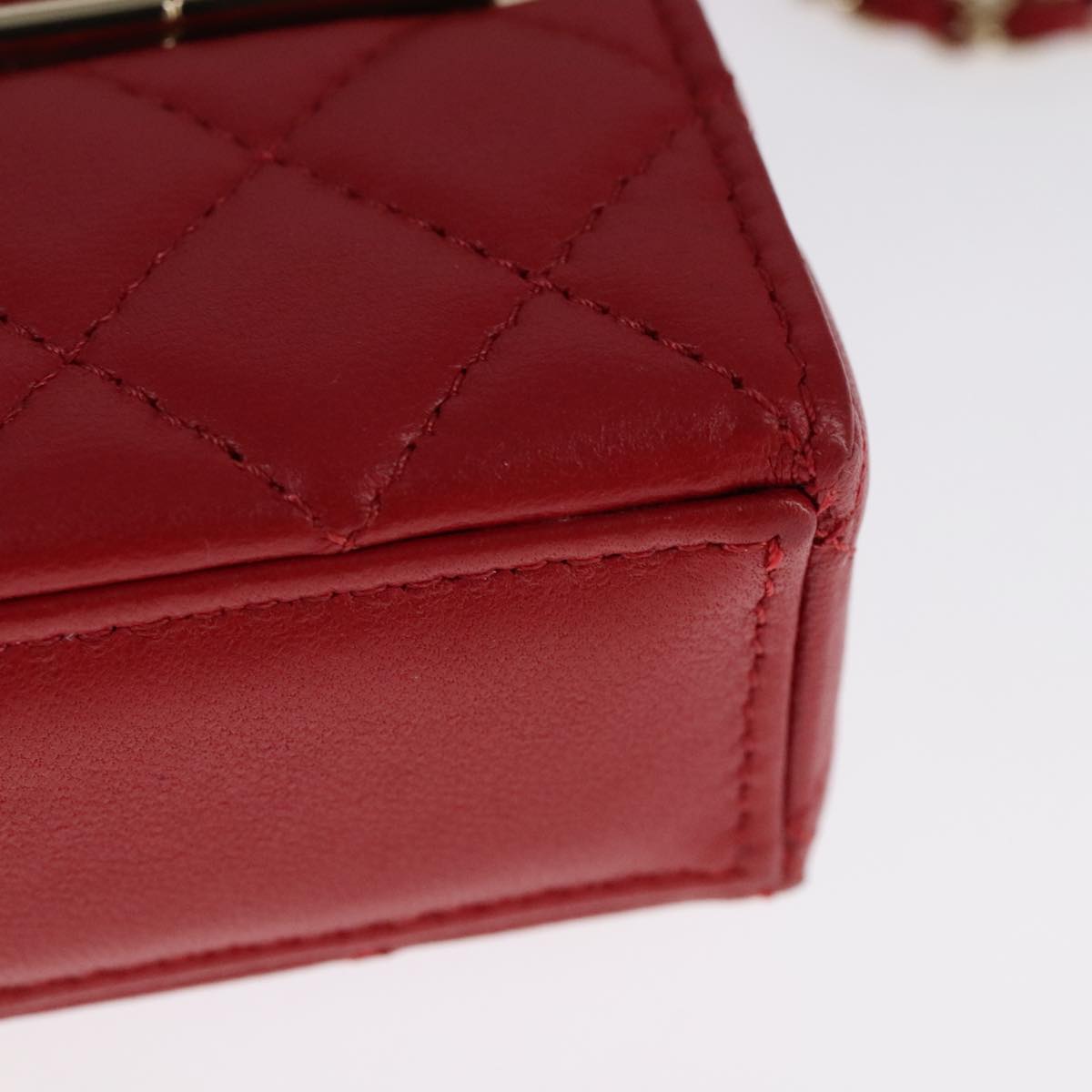CHANEL Small Box Matelasse Chain Pouch Lamb Skin Red CC Auth 108916AV