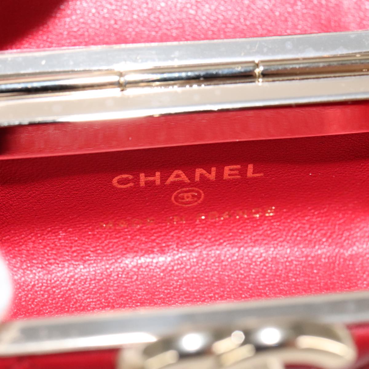 CHANEL Small Box Matelasse Chain Pouch Lamb Skin Red CC Auth 108916AV